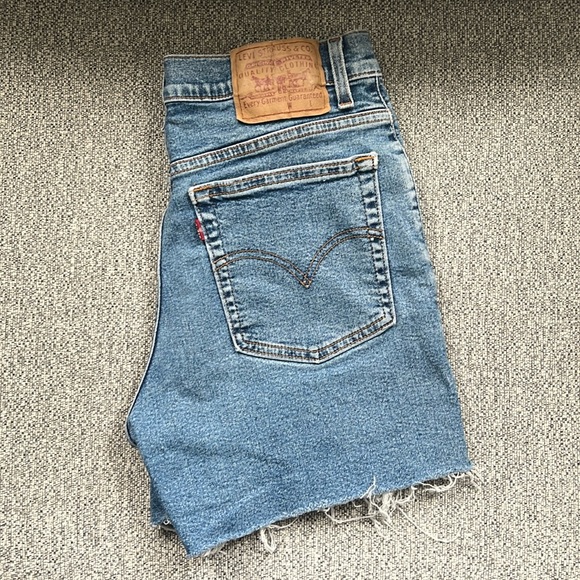 Levi Jean Shorts - Picture 1 of 10